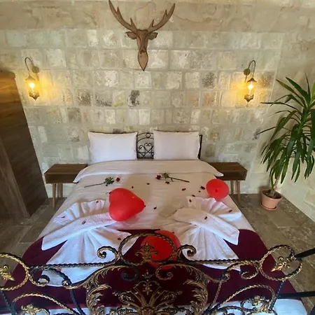 Lavinia Cappadocia Cave Urgup