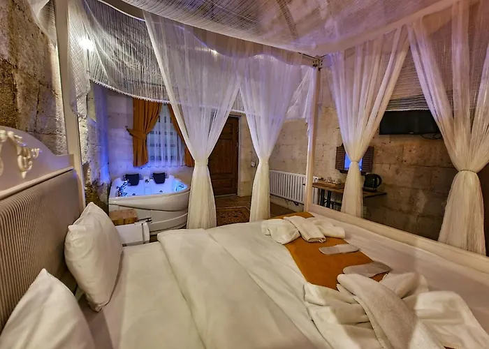 Lavinia Cappadocia Cave Ürgüp